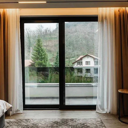 семеен рай אוגניאנובו