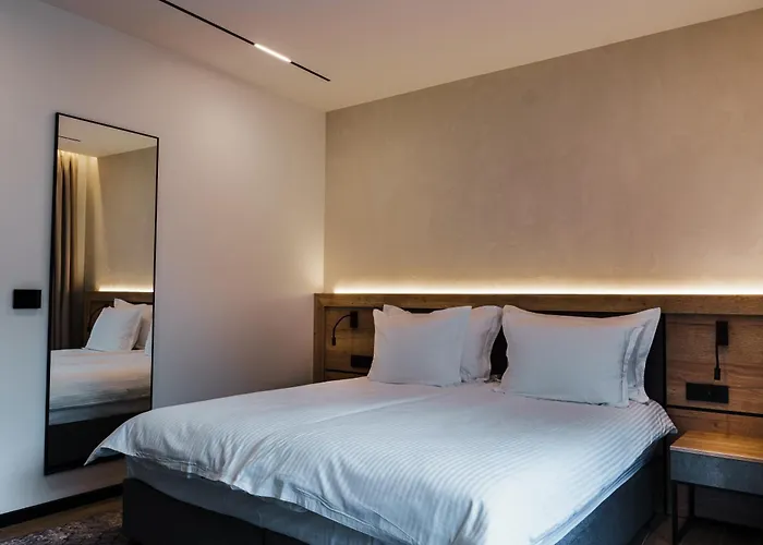 семеен рай Hotel